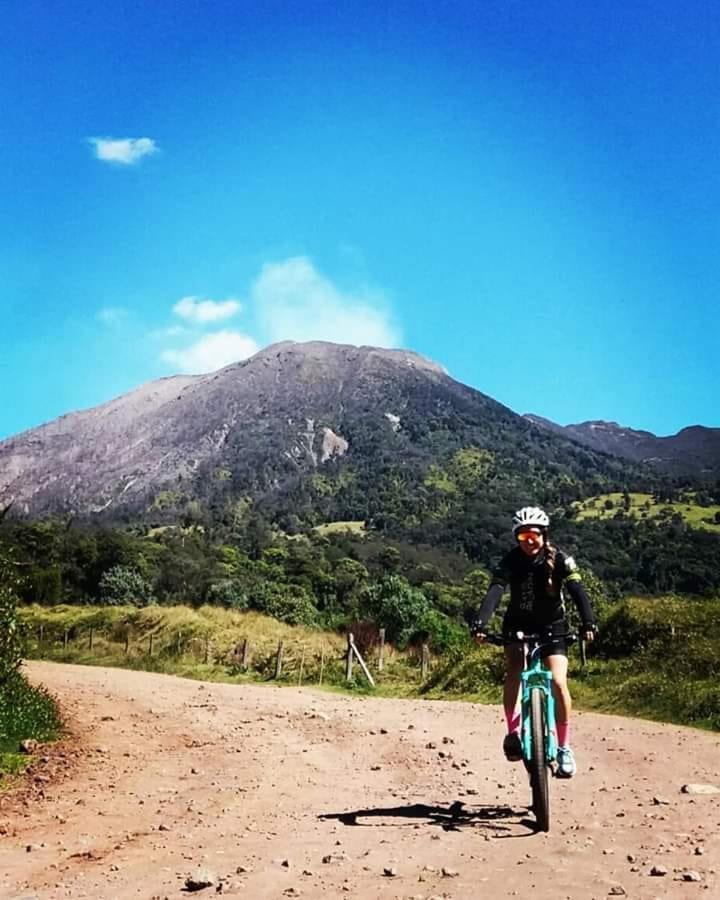 Hotel Wagelia Turrialba Bagian luar foto