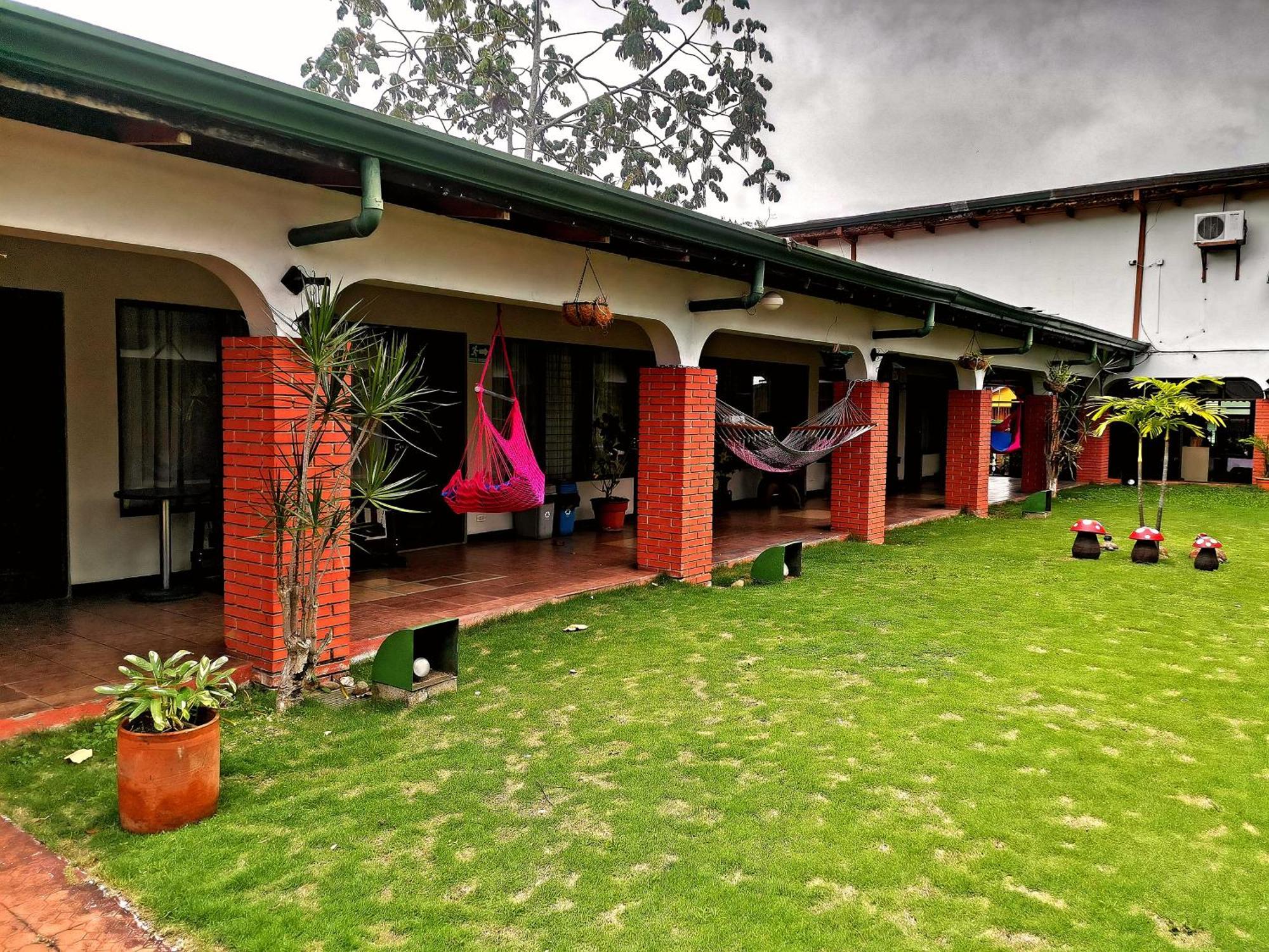 Hotel Wagelia Turrialba Bagian luar foto