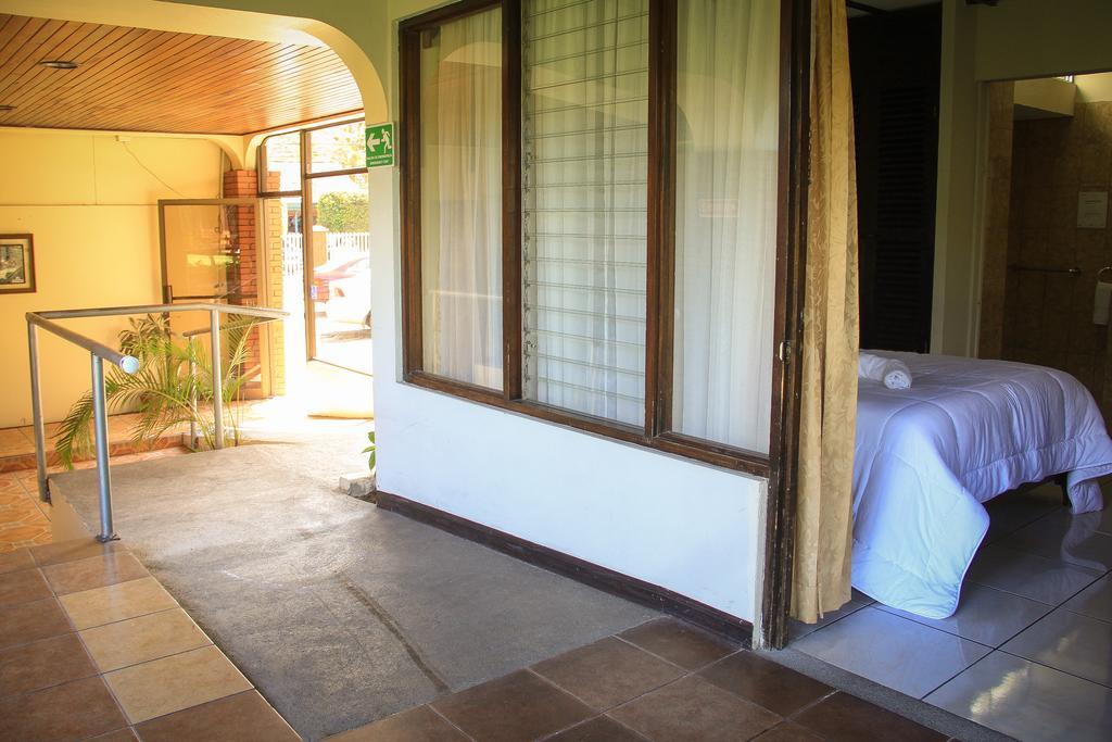 Hotel Wagelia Turrialba Bagian luar foto