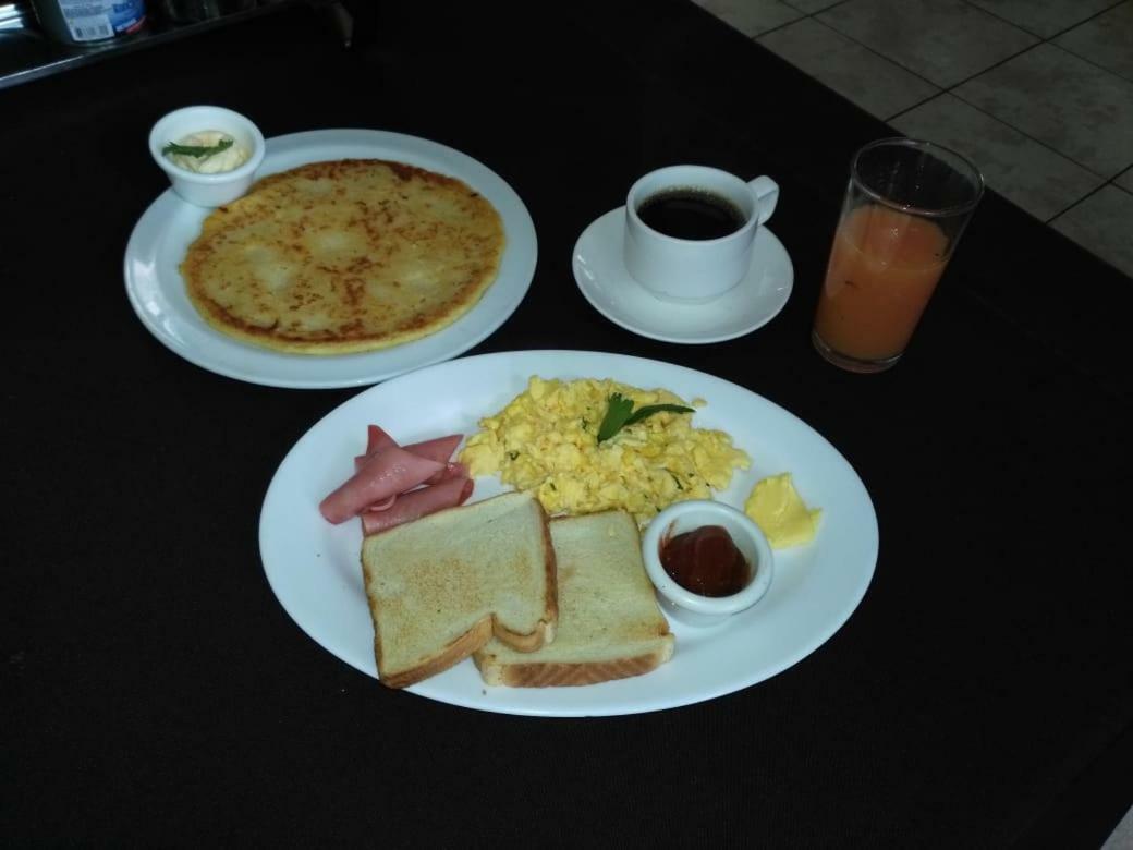 Hotel Wagelia Turrialba Bagian luar foto