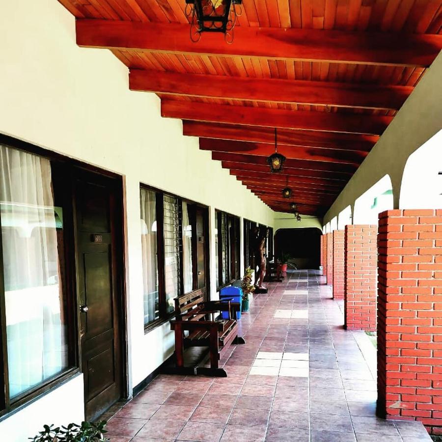 Hotel Wagelia Turrialba Bagian luar foto